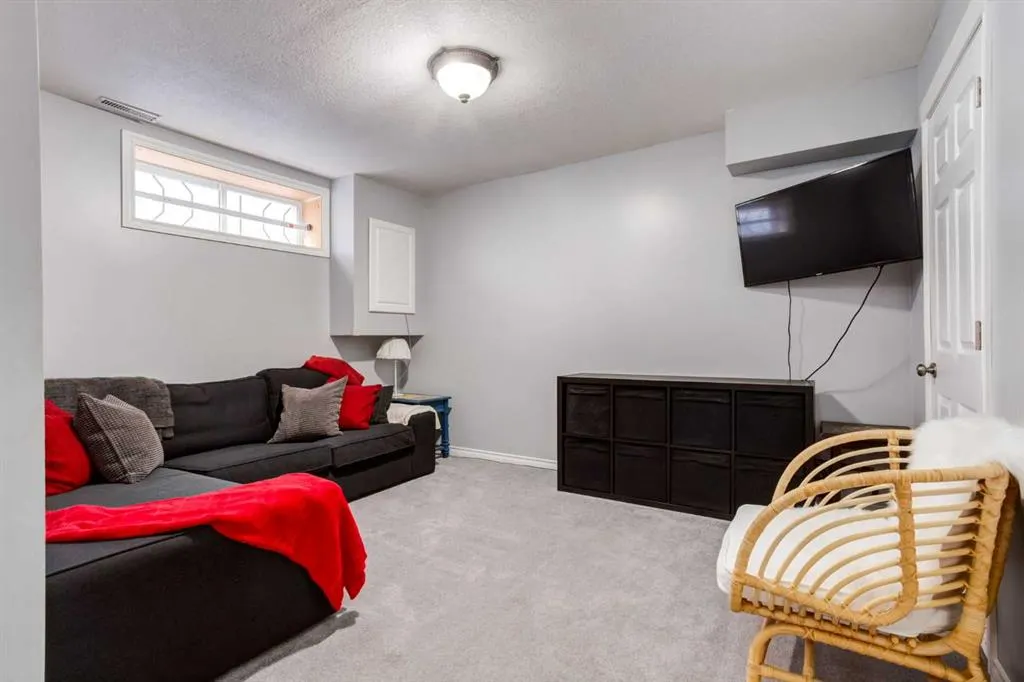 58 Cramond Close SE