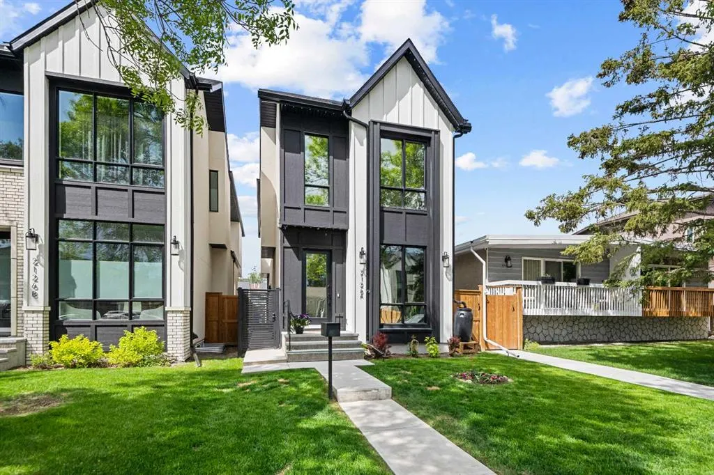 2126A 52 Avenue SW