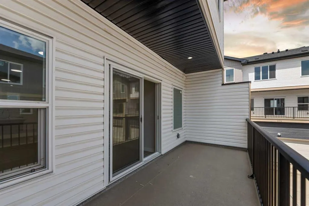 90 Corner Meadows Manor NE, #601