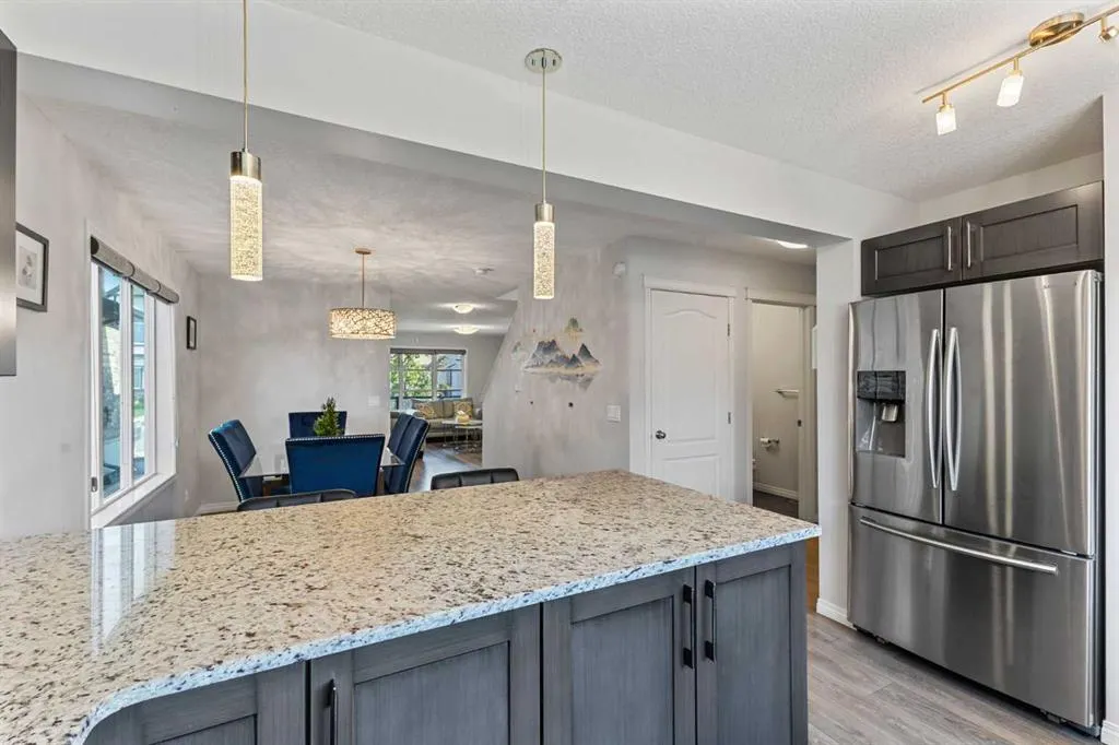 8 Copperpond Avenue SE