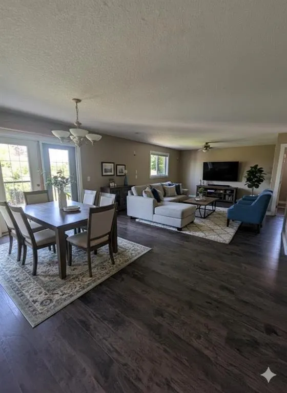 310 Highwood Village Place NW