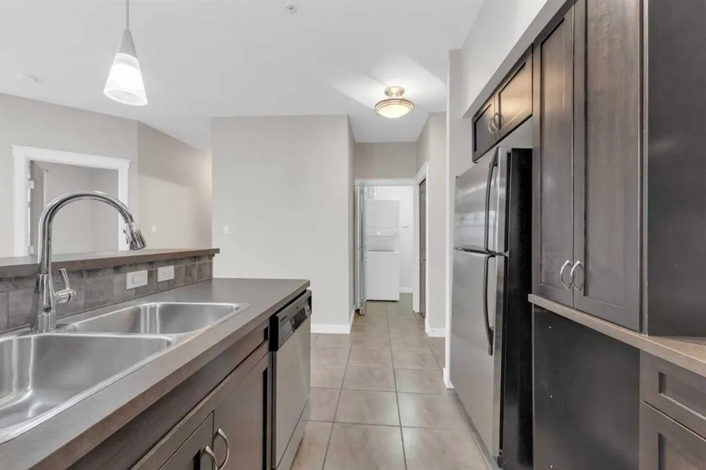 100 Lakeway Boulevard, #121