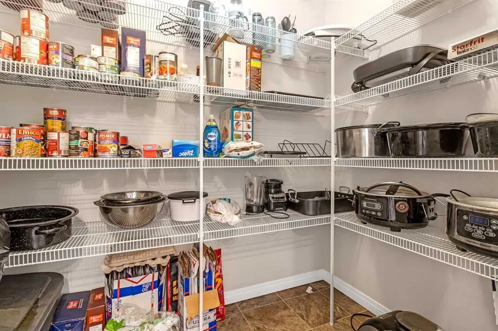 1010 Railway Street, #207