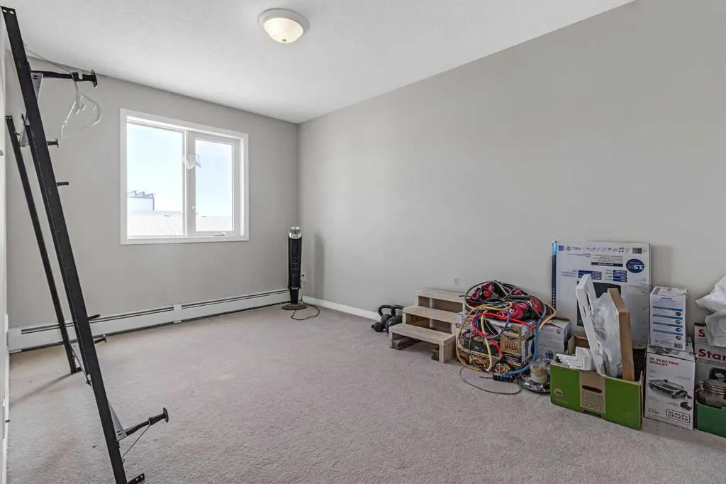 1010 Railway Street, #207