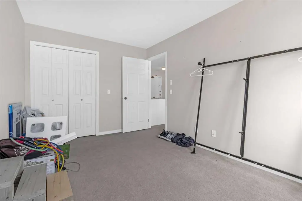 1010 Railway Street, #207