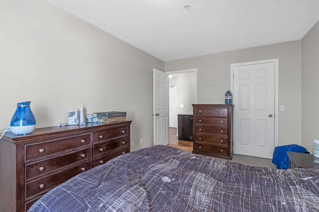 1010 Railway Street, #207