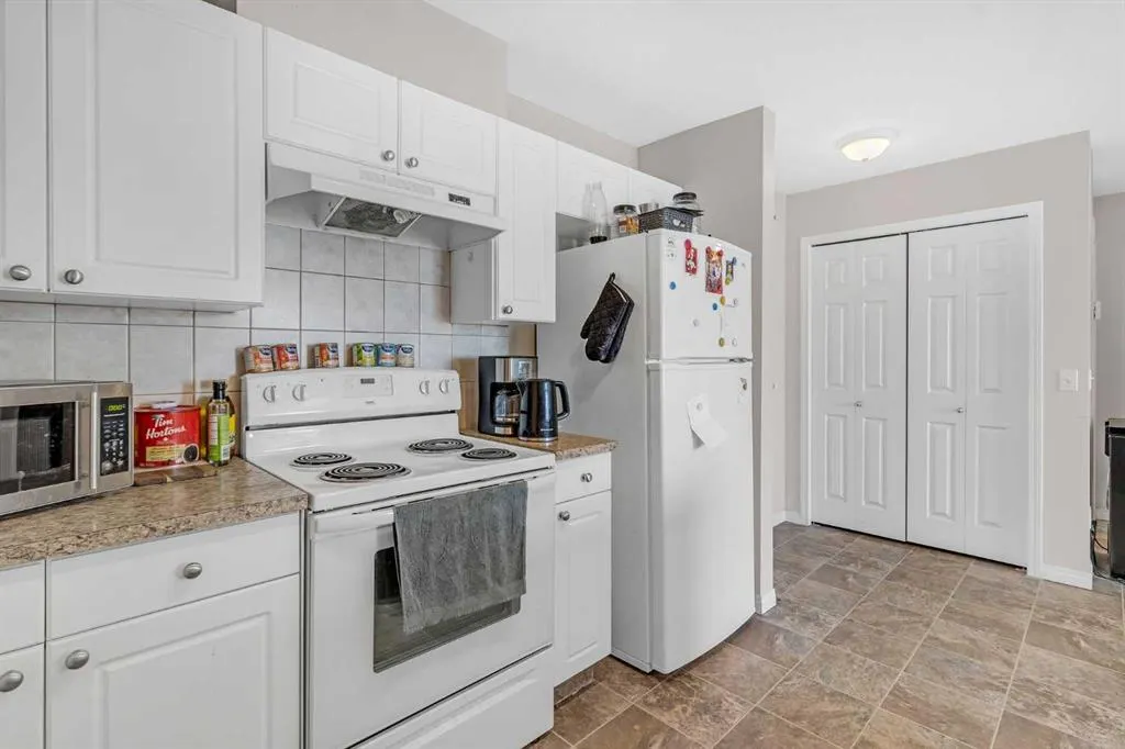 1010 Railway Street, #207