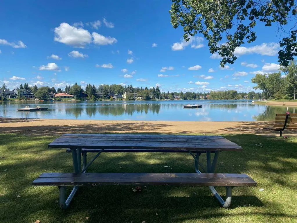144 Lake Wapta Rise SE