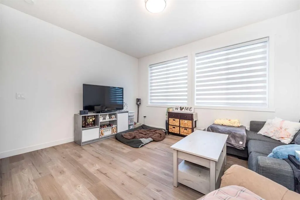 33 Merganser Drive W, #902