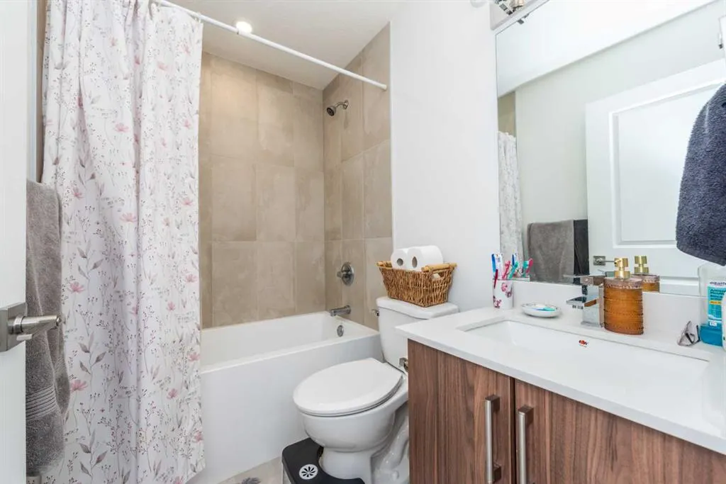 33 Merganser Drive W, #902