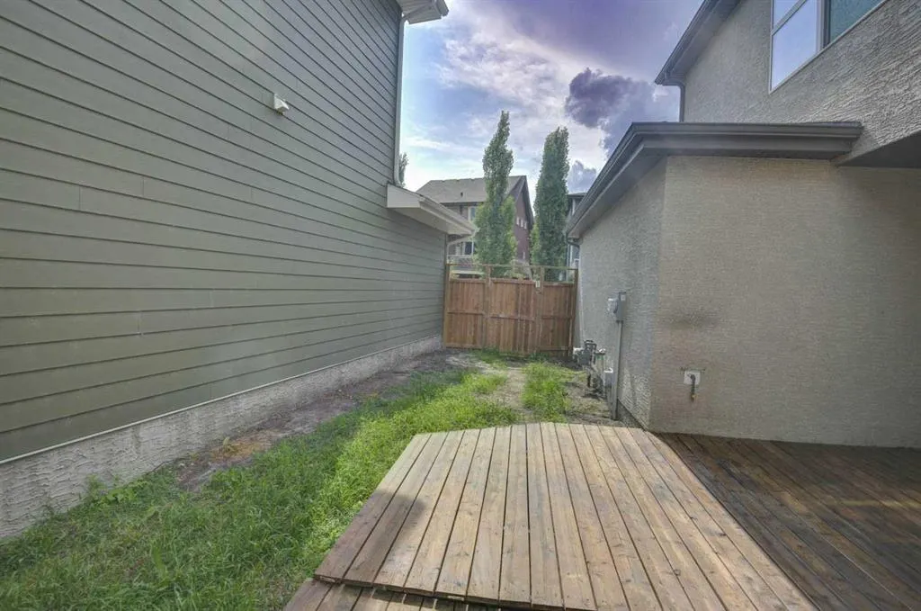 195 Masters Avenue SE