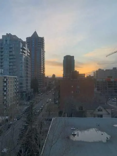 706 15 Avenue SW, #704