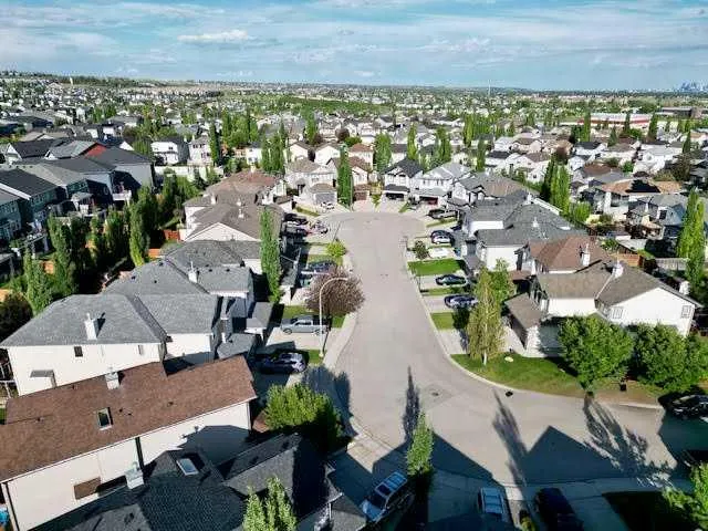 117 Tuscany Ridge Mews NW