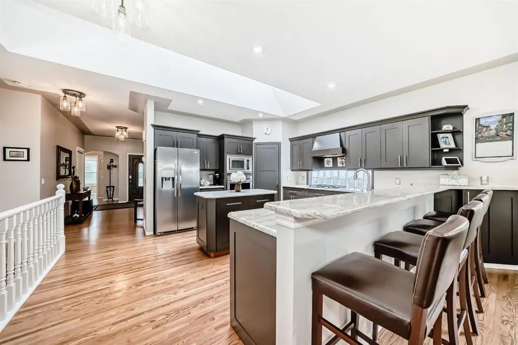 42 Inverness Close SE
