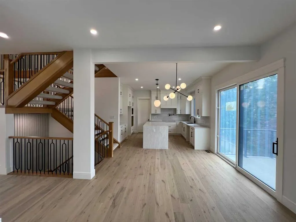 236 East Lakeview Place