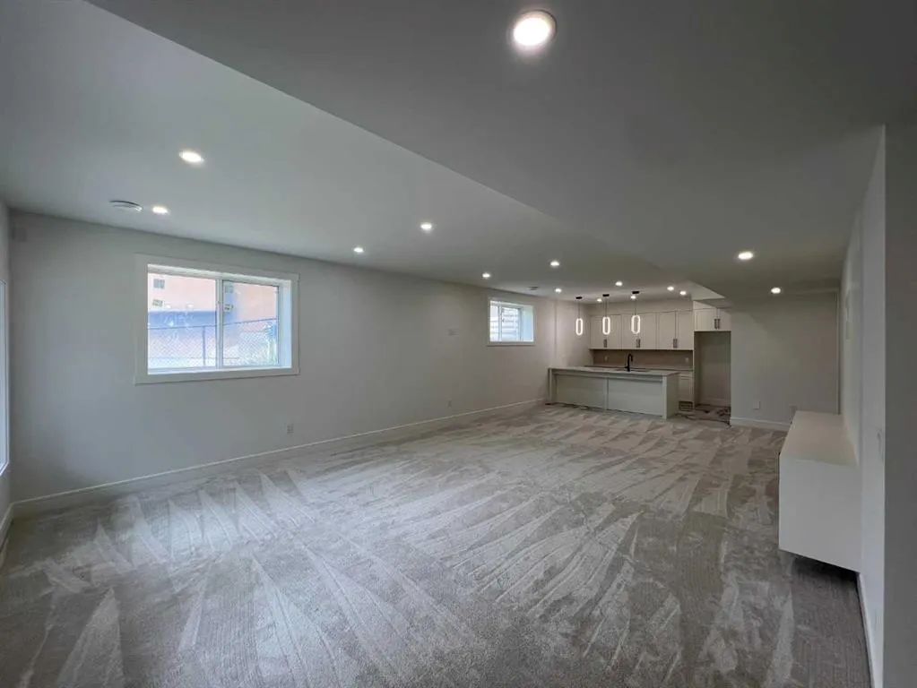 236 East Lakeview Place