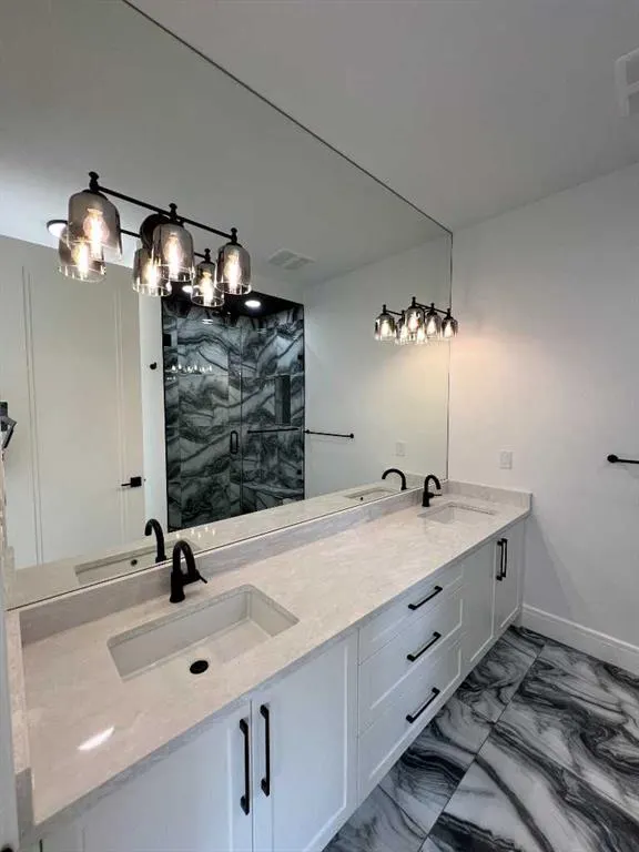 236 East Lakeview Place