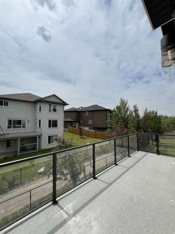 236 East Lakeview Place