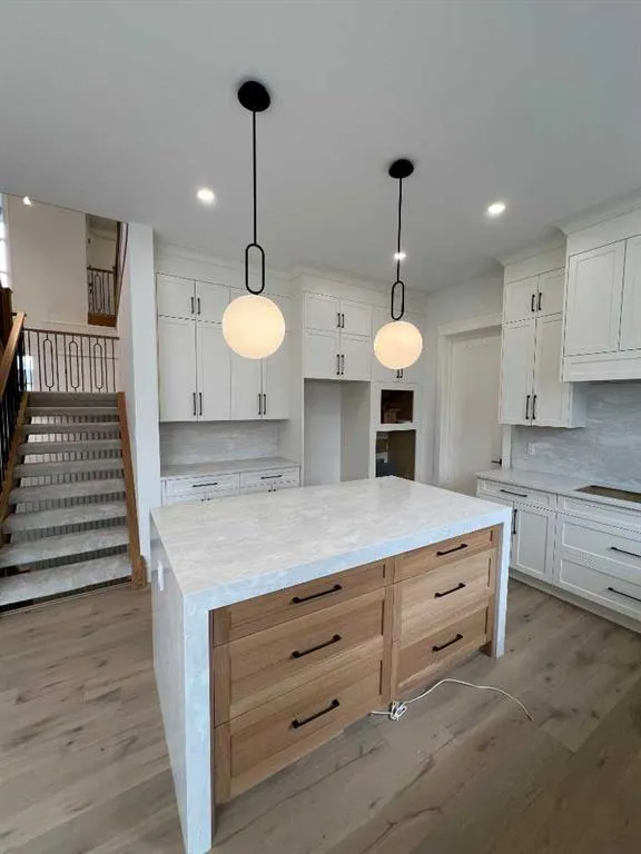 236 East Lakeview Place
