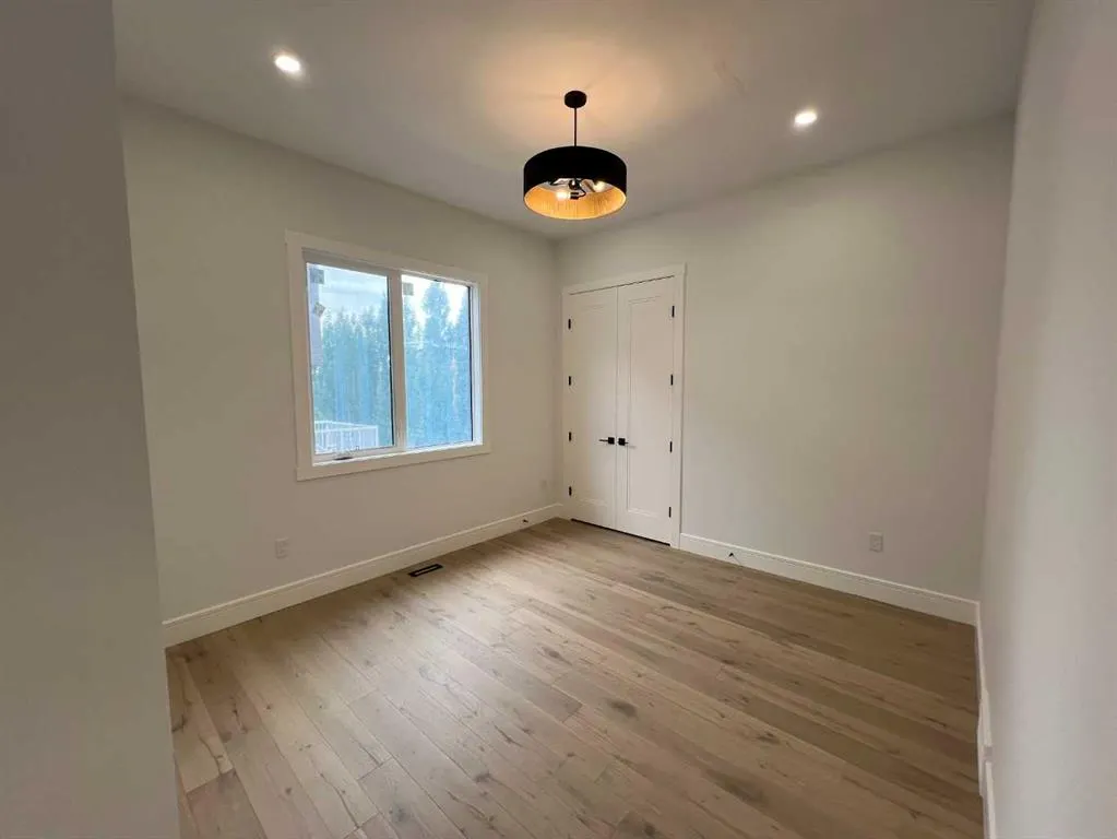 236 East Lakeview Place