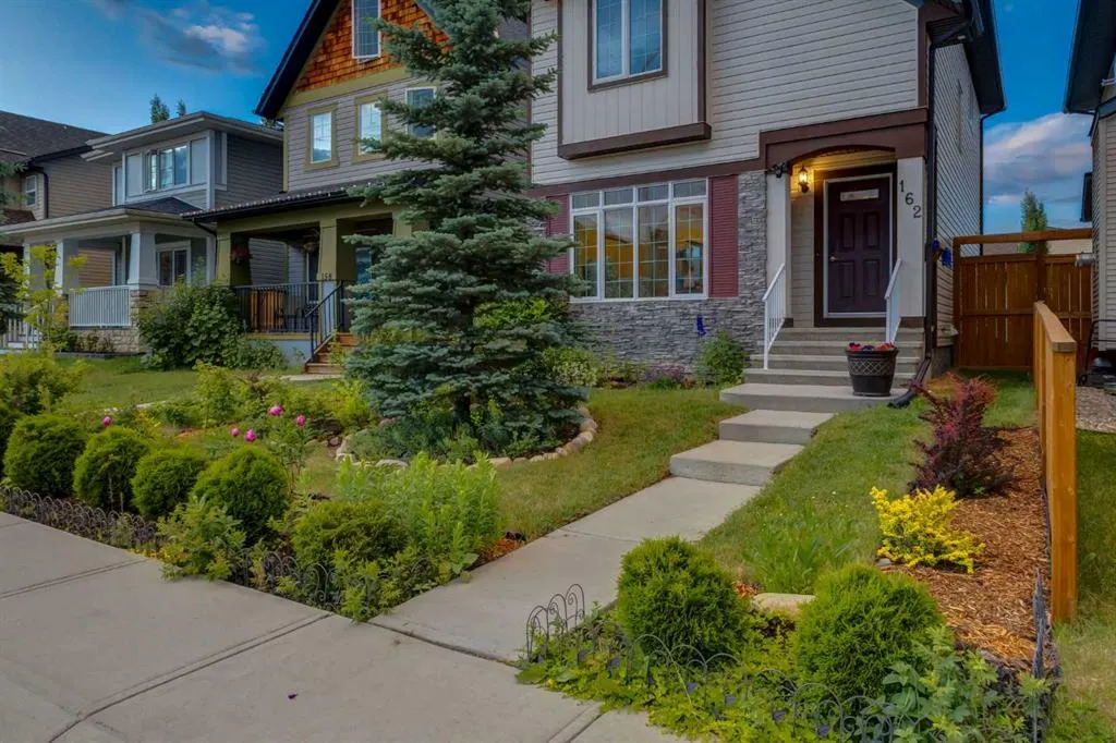162 WALDEN Crescent SE