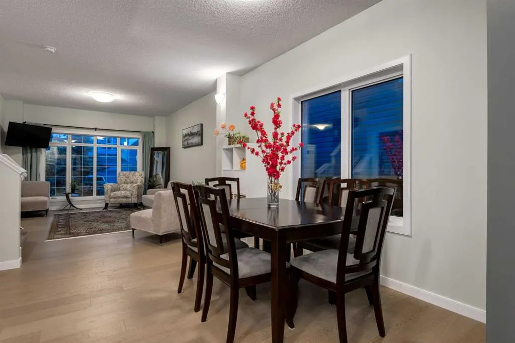 162 WALDEN Crescent SE