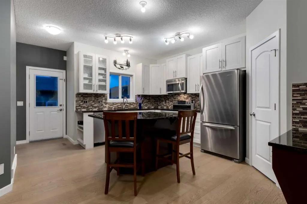 162 WALDEN Crescent SE