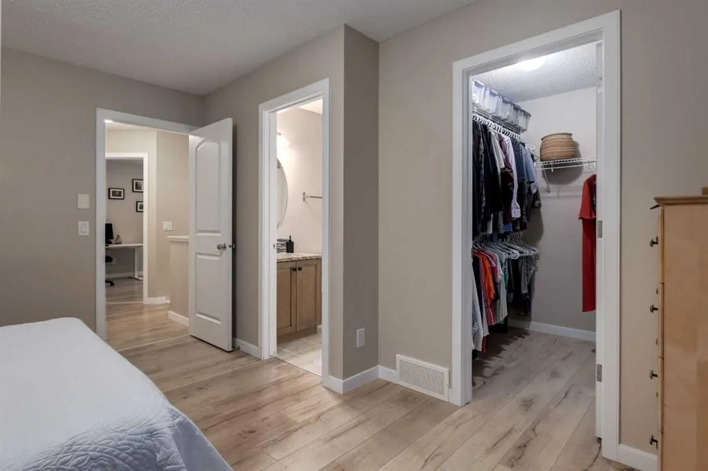 162 WALDEN Crescent SE