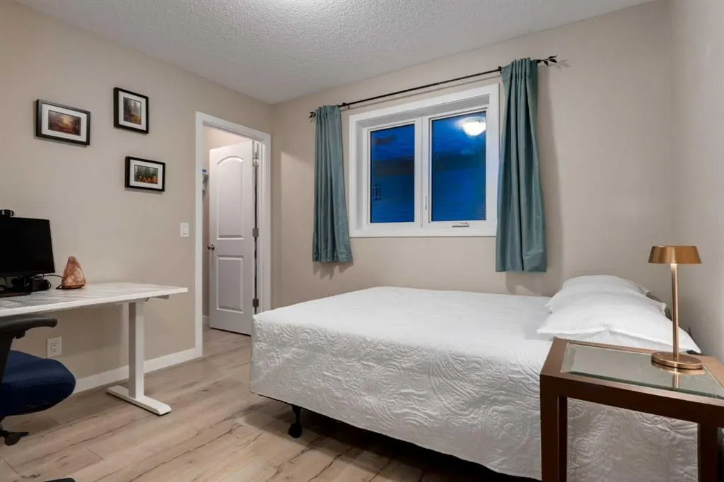 162 WALDEN Crescent SE