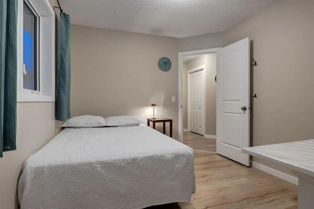 162 WALDEN Crescent SE