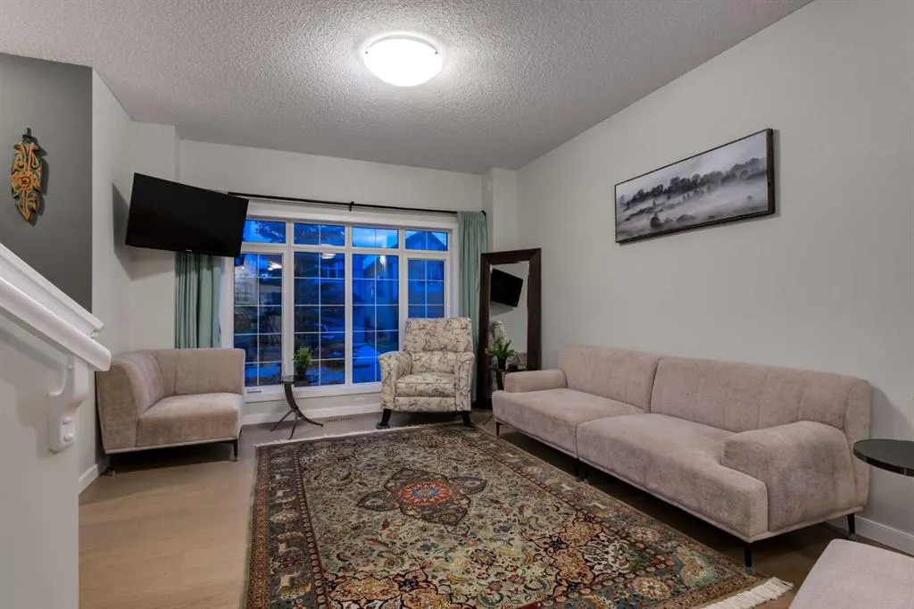 162 WALDEN Crescent SE