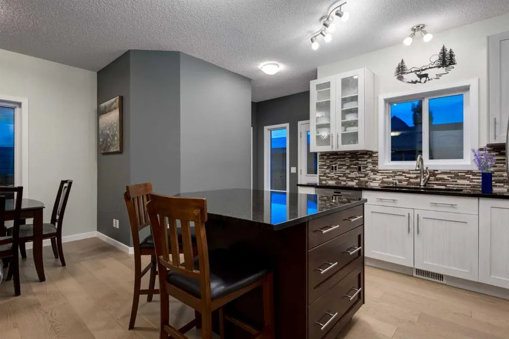 162 WALDEN Crescent SE