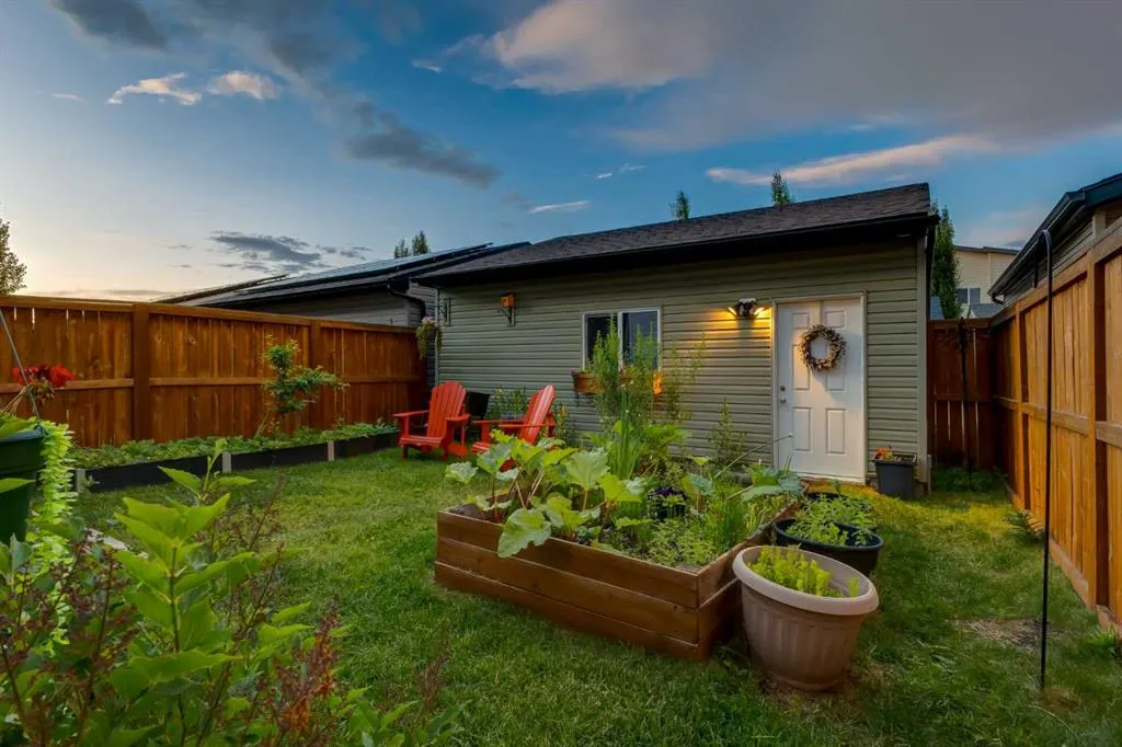 162 WALDEN Crescent SE