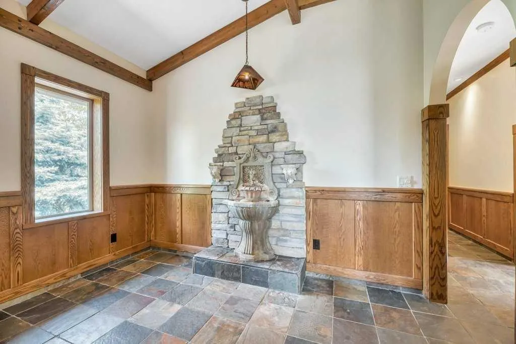 764 East Chestermere Drive