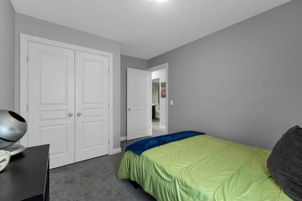 209 Evanspark Gardens NW