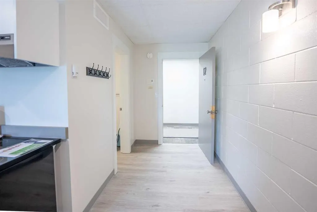 4940 49 Street, #1-19 (no 3 or 13)