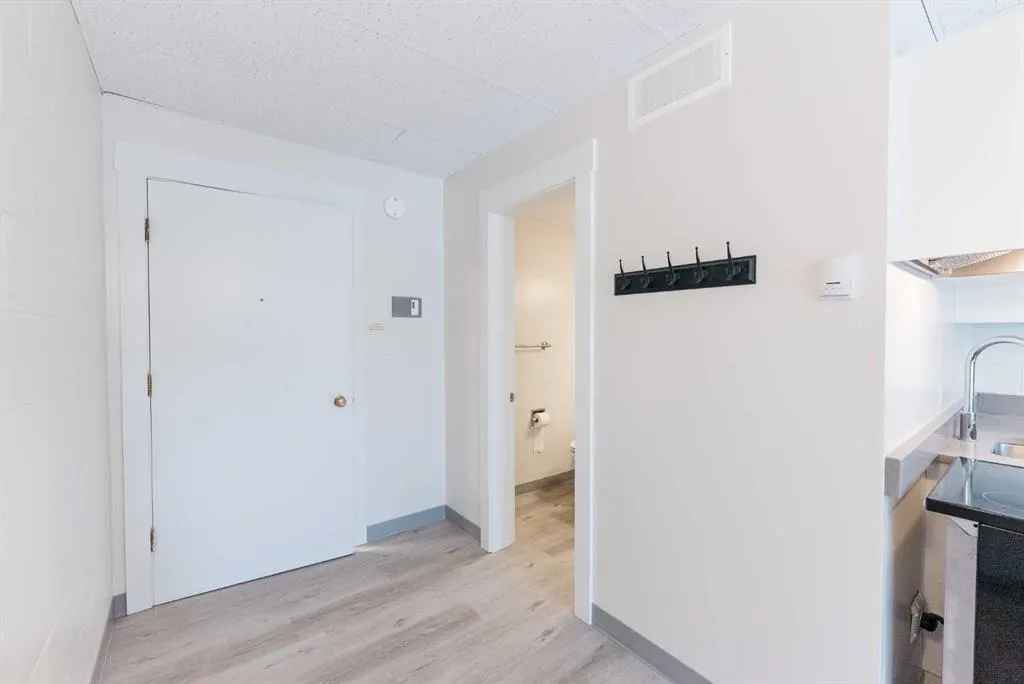 4940 49 Street, #1-19 (no 3 or 13)