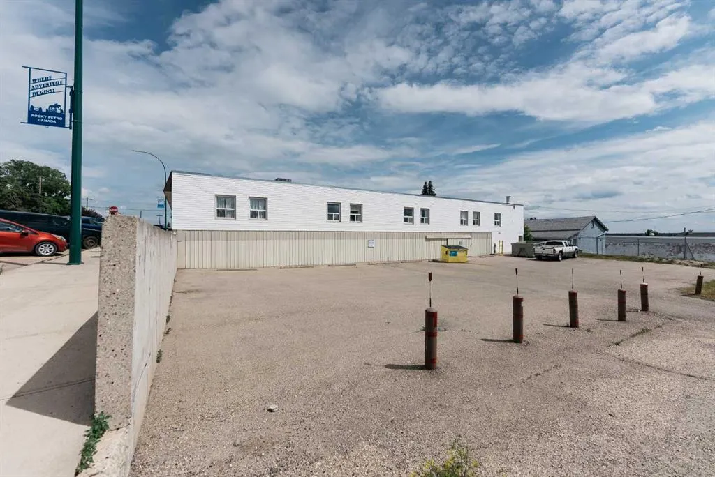 4940 49 Street, #1-19 (no 3 or 13)