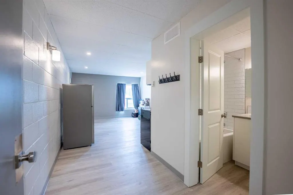 4940 49 Street, #1-19 (no 3 or 13)