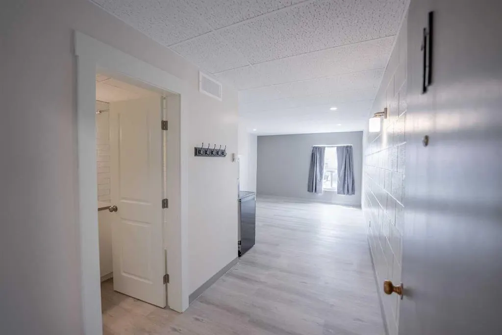 4940 49 Street, #1-19 (no 3 or 13)