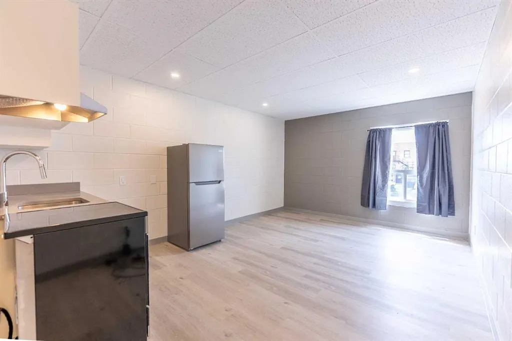 4940 49 Street, #1-19 (no 3 or 13)
