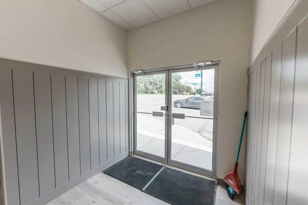 4940 49 Street, #1-19 (no 3 or 13)
