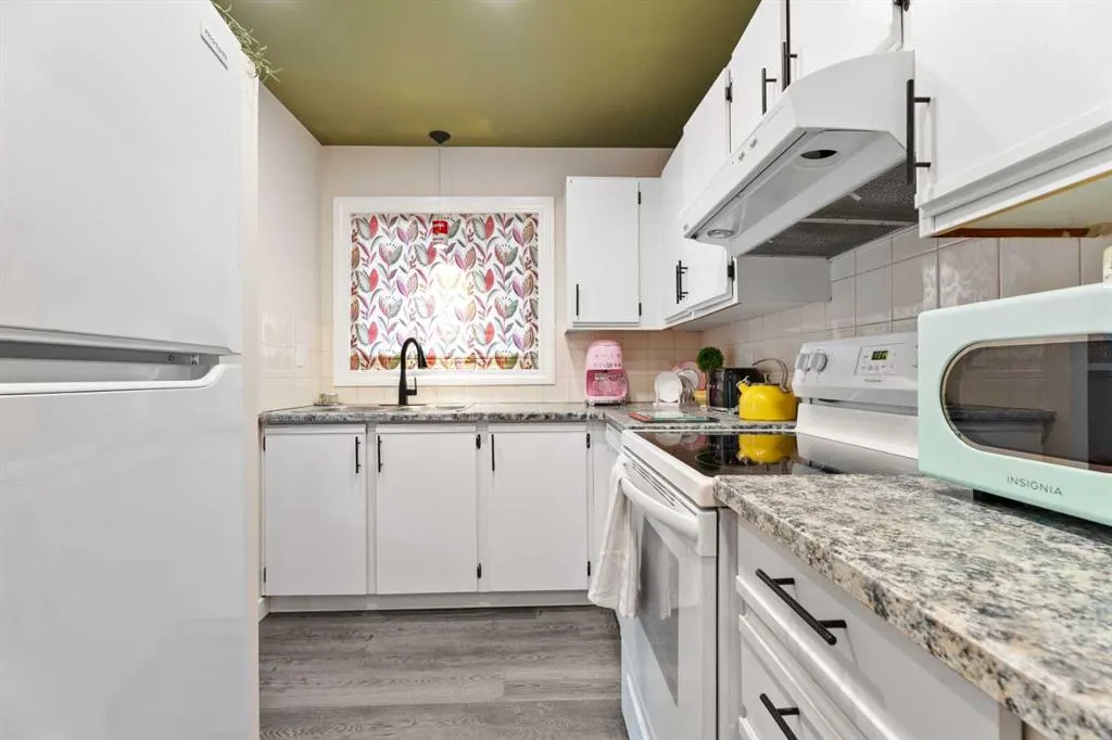 825 4 Street NE, #202