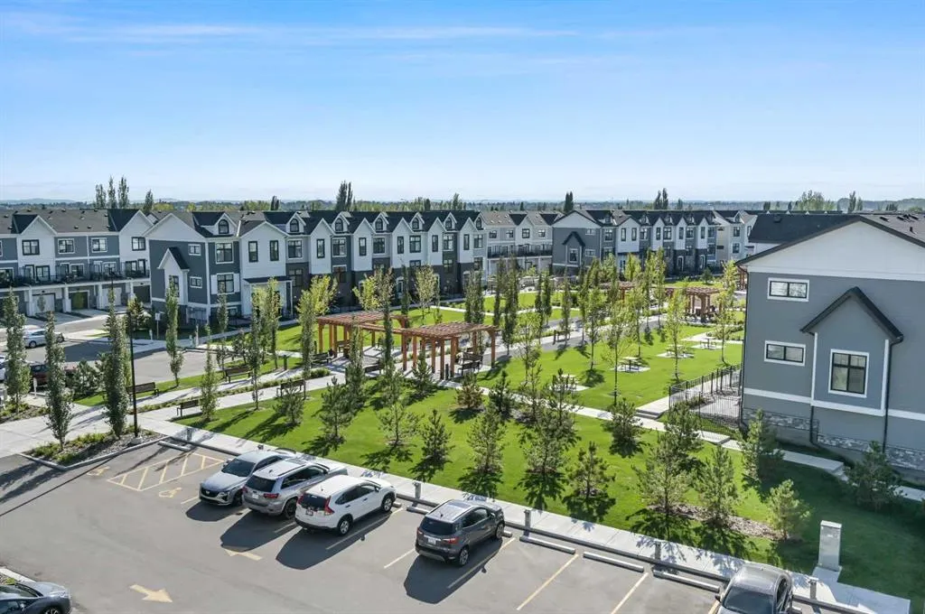 255 Les Jardins Park SE, #422