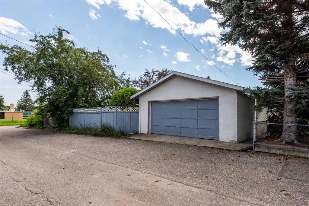 32 Atlanta Crescent SE