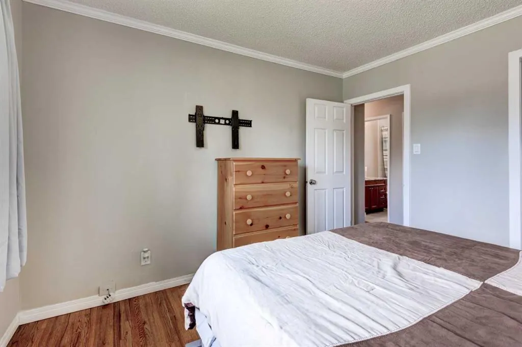 32 Atlanta Crescent SE