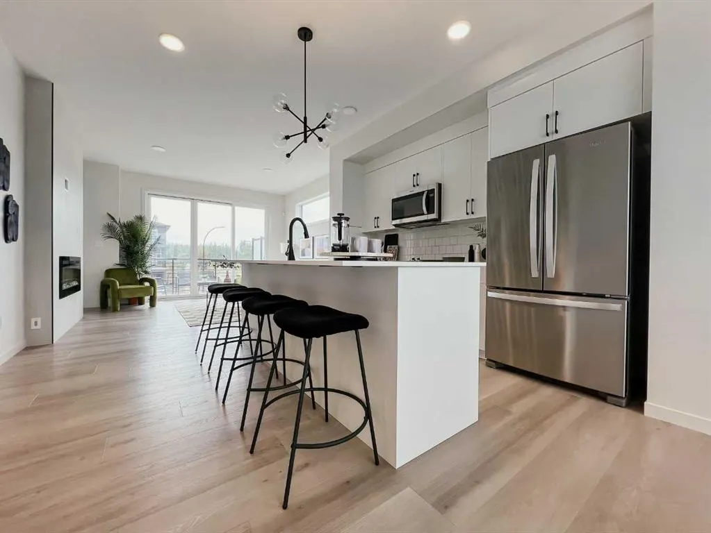 844 Arbour Lake Road NW