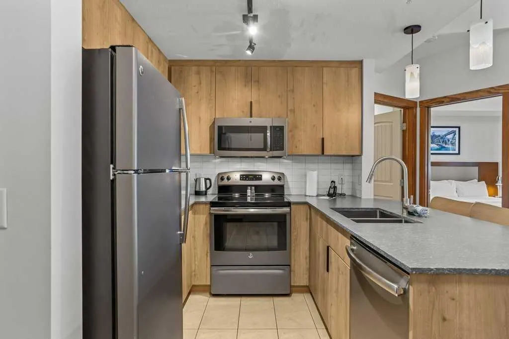 190 Kananaskis Way, #109