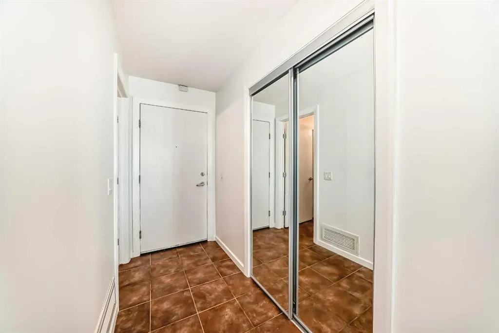 1410 1 Street SE, #305