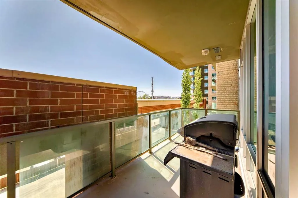 1410 1 Street SE, #305